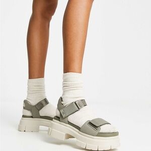 UGG Ashton Ankle leather sandals